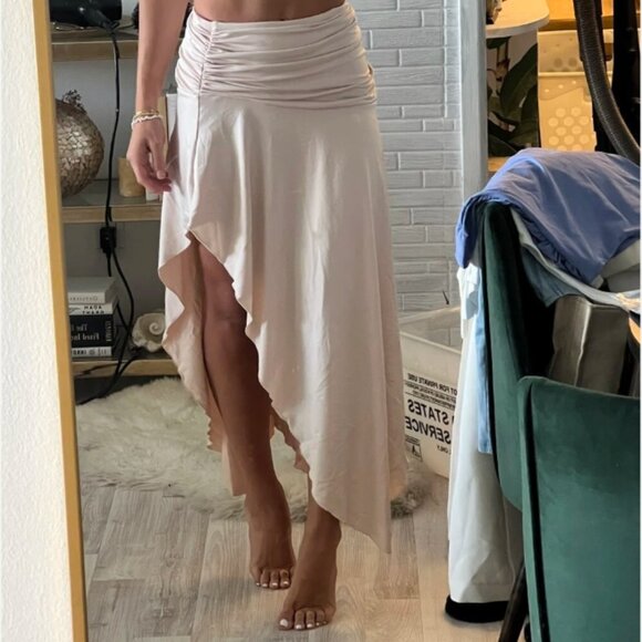 Asymmetrical Apricot Maxi Skirt with Ruched Waist and Slit Detail - Picture 1 of 8